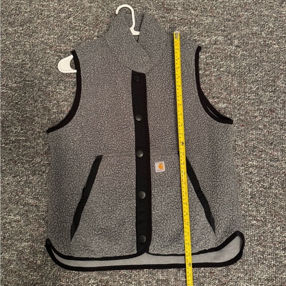 Carhartt Gray and Black Vest for Versatile Layering - Picture 11 of 14